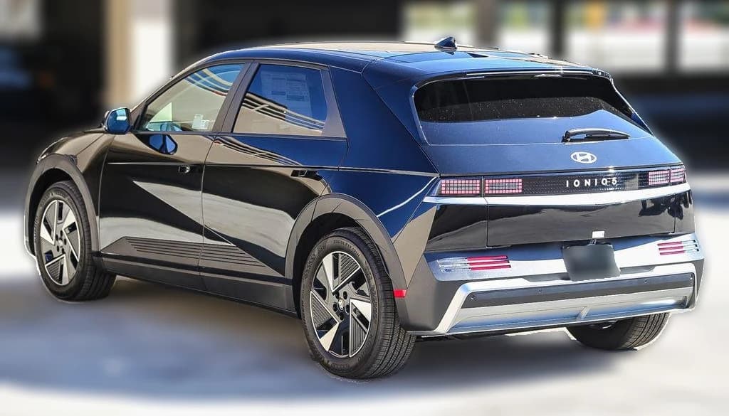 Hyundai IONIQ 5 SE RWD 2026 — side view
