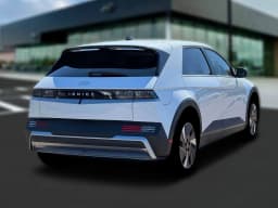 Hyundai IONIQ 5 SE AWD 2026 — side view