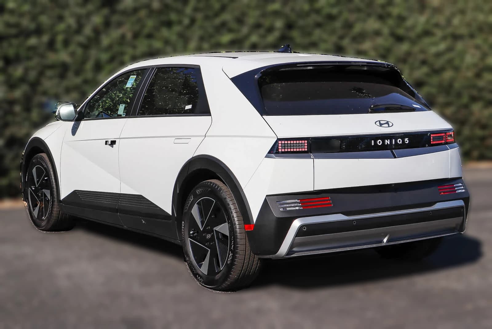 Hyundai IONIQ 5 SEL RWD 2026 — side view