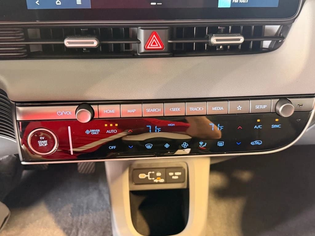 Hyundai IONIQ 5 SEL RWD 2027 — side view