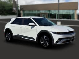 Hyundai IONIQ 5 SEL AWD 2026 — side view