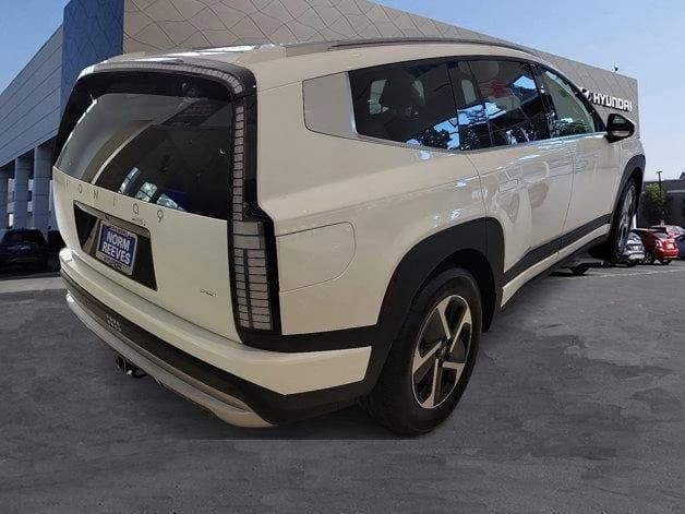Hyundai IONIQ 9 SE AWD 2026 — side view