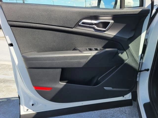 Kia Sportage Hybrid LX FWD 2027 — side view