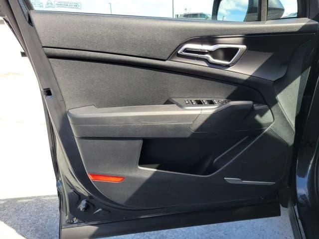 Kia Sportage Hybrid LX FWD 2027 — side view