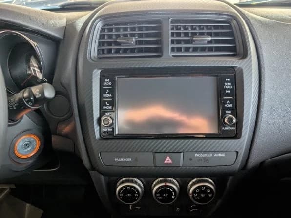 Mitsubishi Outlander Sport S 2.0 FWD 2027 — side view