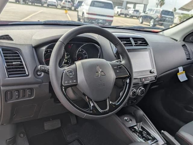 Mitsubishi Outlander Sport SE 2.0 AWC 2026 — side view