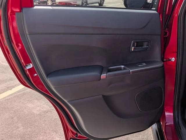 Mitsubishi Outlander Sport SE 2.0 AWC 2026 — side view