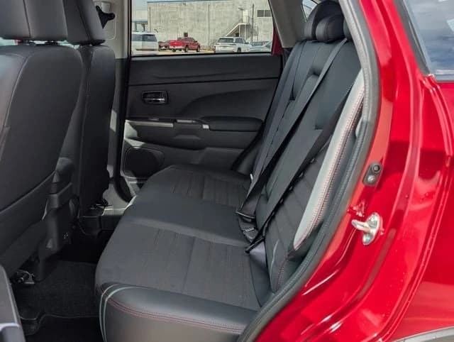 Mitsubishi Outlander Sport SE 2.0 AWC 2026 — side view
