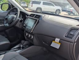 Mitsubishi Outlander Sport SE 2.0 AWC 2026 — side view