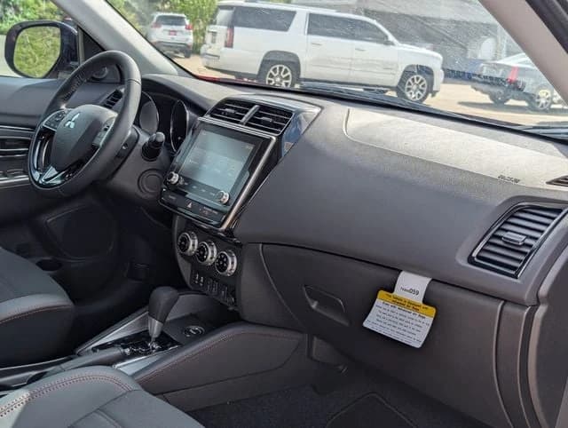 Mitsubishi Outlander Sport SE 2.0 AWC 2026 — side view