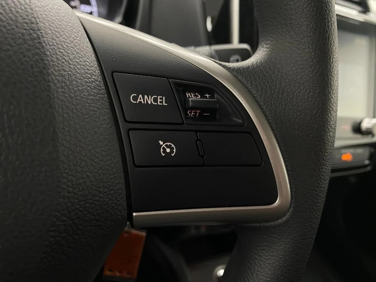 Mitsubishi Outlander Sport ES 2.0 AWC 2026 — side view