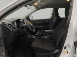 Mitsubishi Outlander Sport ES 2.0 AWC 2026 — side view