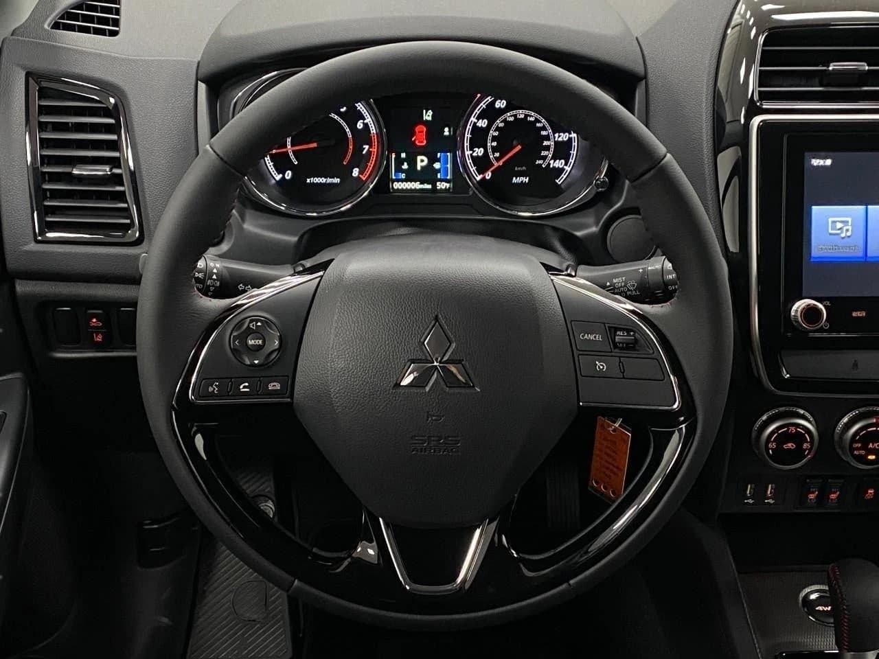 Mitsubishi Outlander Sport LE 2.0 AWC 2026 — side view