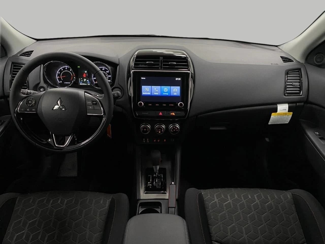 Mitsubishi Outlander Sport LE 2.0 AWC 2026 — side view
