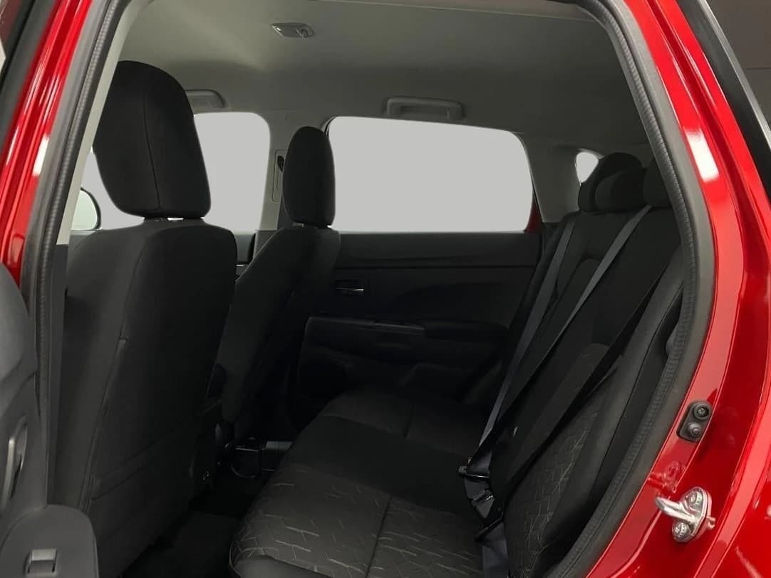 Mitsubishi Outlander Sport LE 2.0 AWC 2026 — side view