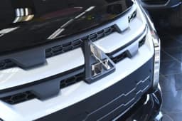 Mitsubishi Outlander Sport ES 2.0 AWC 2027 — side view