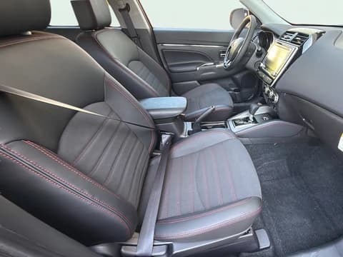Mitsubishi Outlander Sport SE 2.0 AWC 2026 — side view