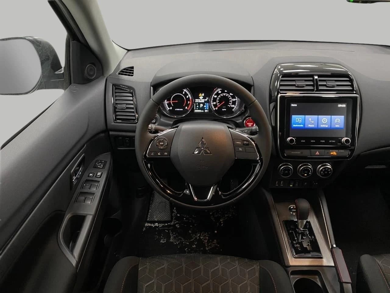 Mitsubishi Outlander Sport S 2.0 AWC 2026 — side view