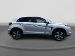 Mitsubishi Outlander Sport SE 2.0 AWC 2026 — side view