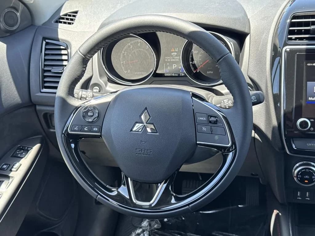 Mitsubishi Outlander Sport SE 2.0 AWC 2026 — side view