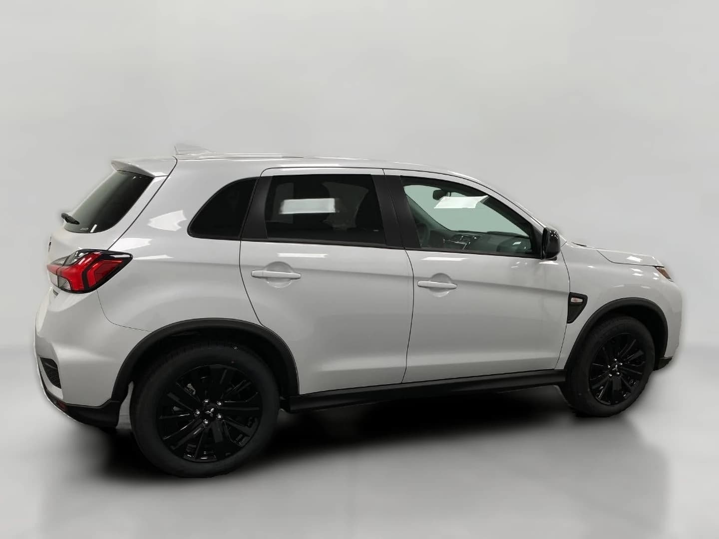 Mitsubishi Outlander Sport LE 2.0 AWC 2026 — side view