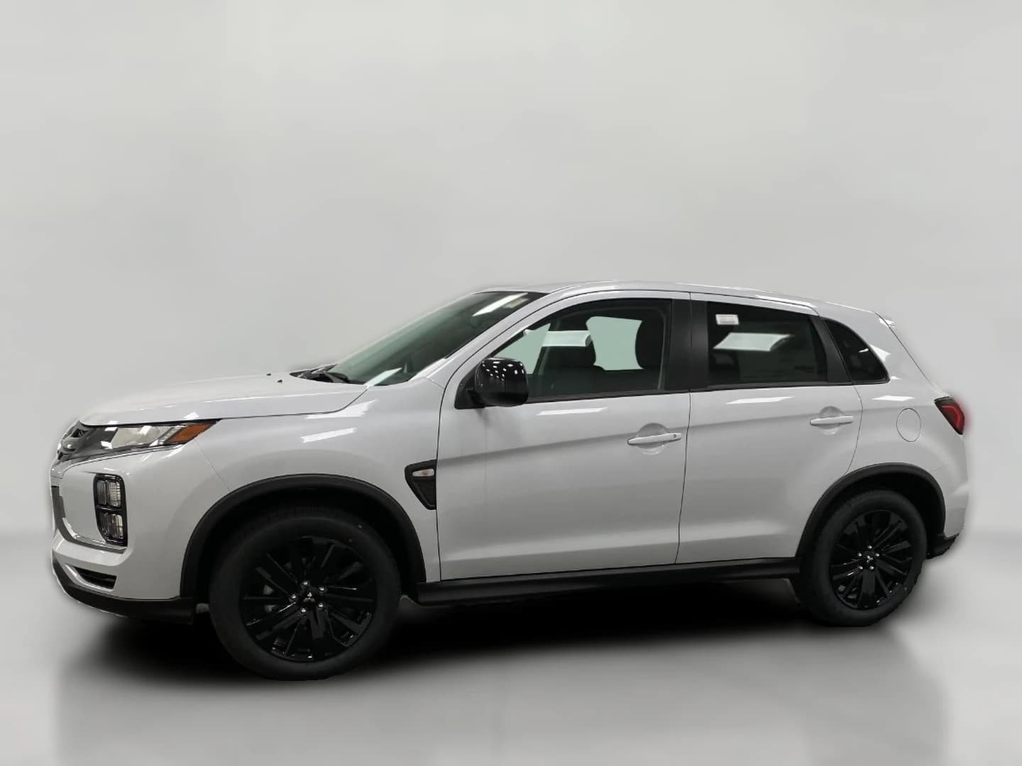 Mitsubishi Outlander Sport LE 2.0 AWC 2026 — side view