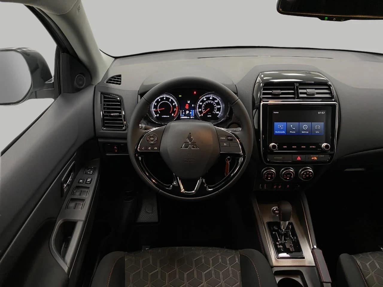 Mitsubishi Outlander Sport LE 2.0 AWC 2026 — side view