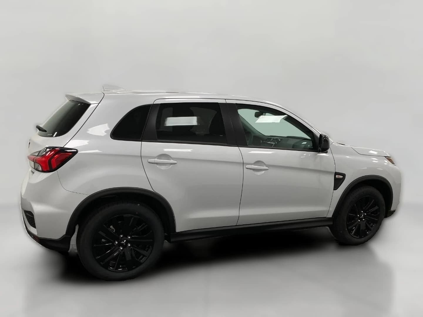 Mitsubishi Outlander Sport LE 2.0 AWC 2026 — side view