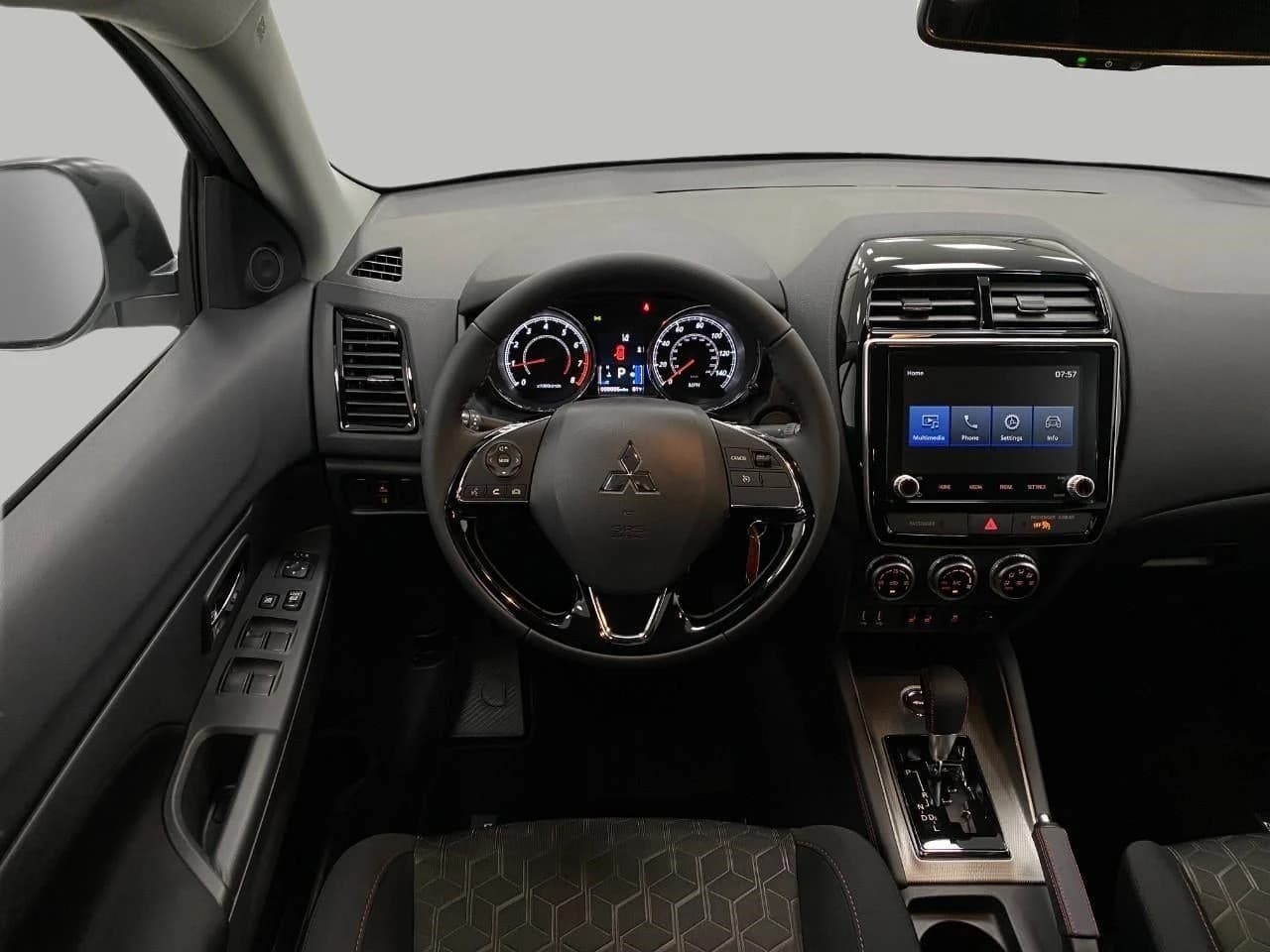 Mitsubishi Outlander Sport LE 2.0 AWC 2026 — side view