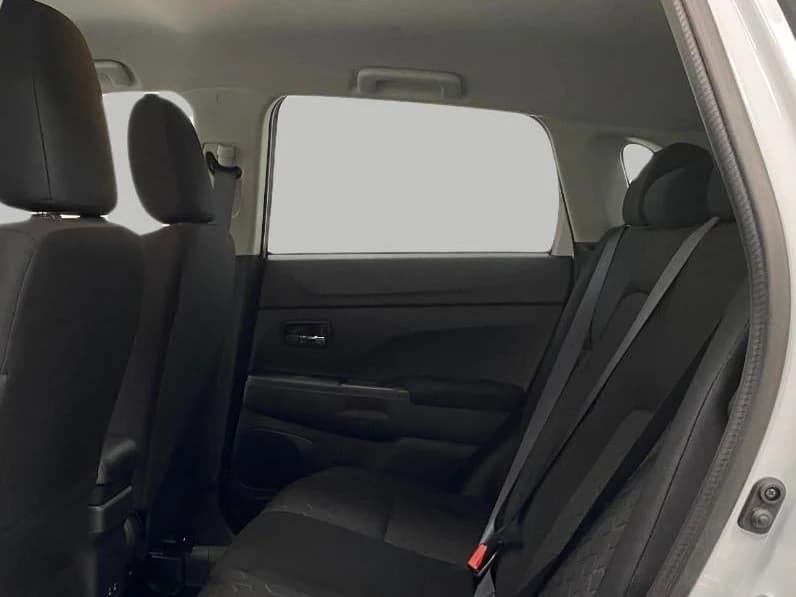 Mitsubishi Outlander Sport LE 2.0 AWC 2026 — side view