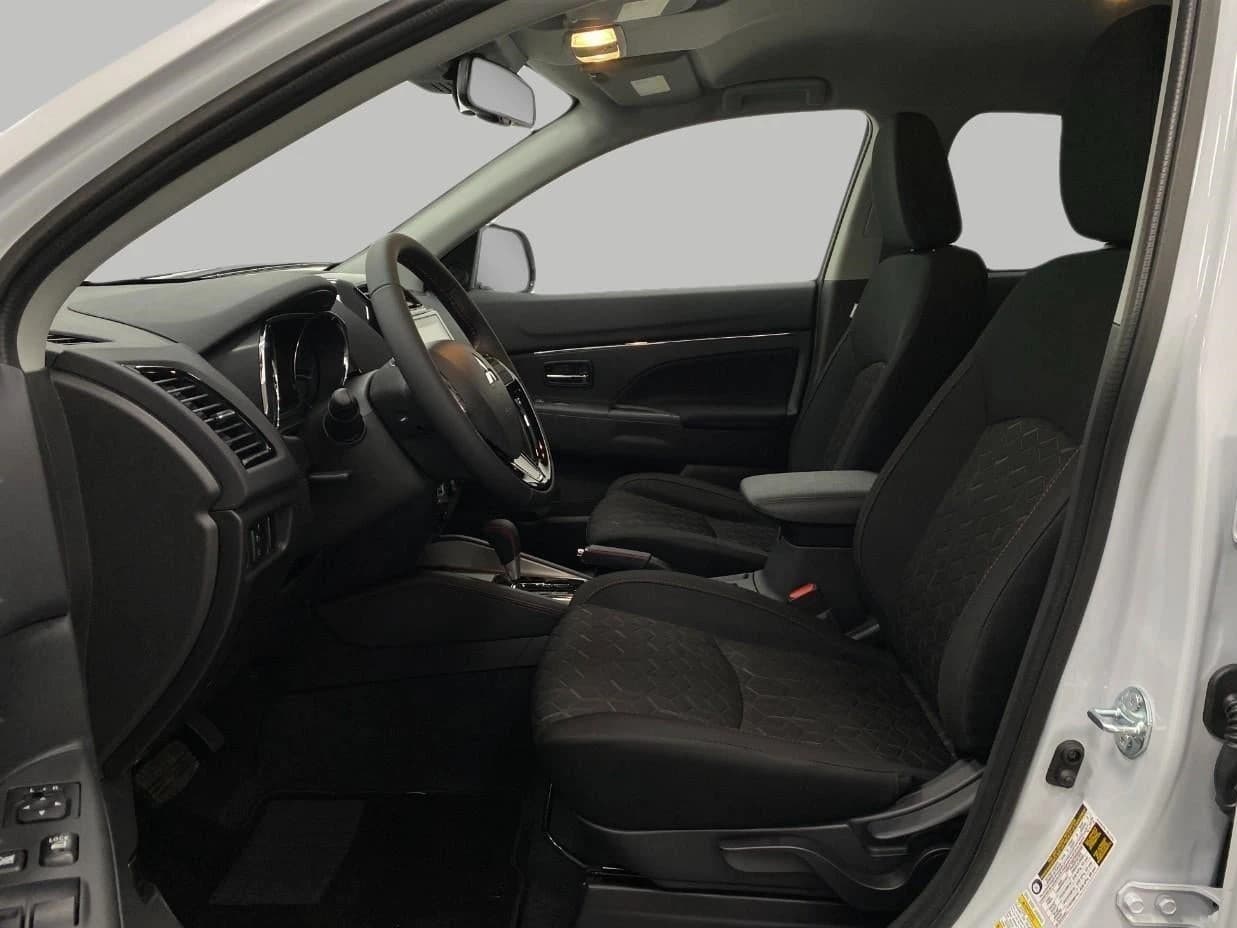 Mitsubishi Outlander Sport LE 2.0 AWC 2026 — side view