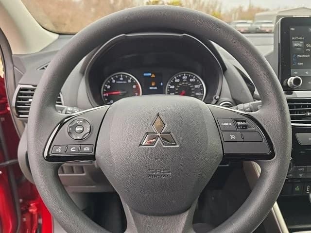 Mitsubishi Eclipse Cross LE S-AWC 2025 — side view