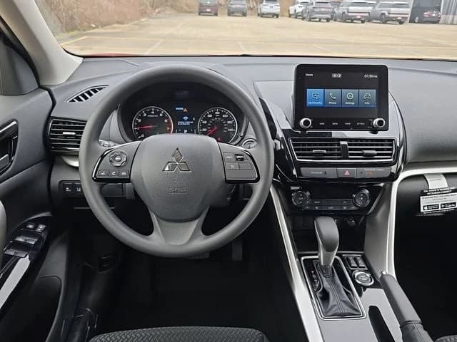 Mitsubishi Eclipse Cross LE S-AWC 2025 — side view