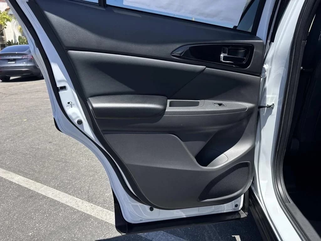 Mitsubishi Eclipse Cross SE S-AWC 2026 — side view