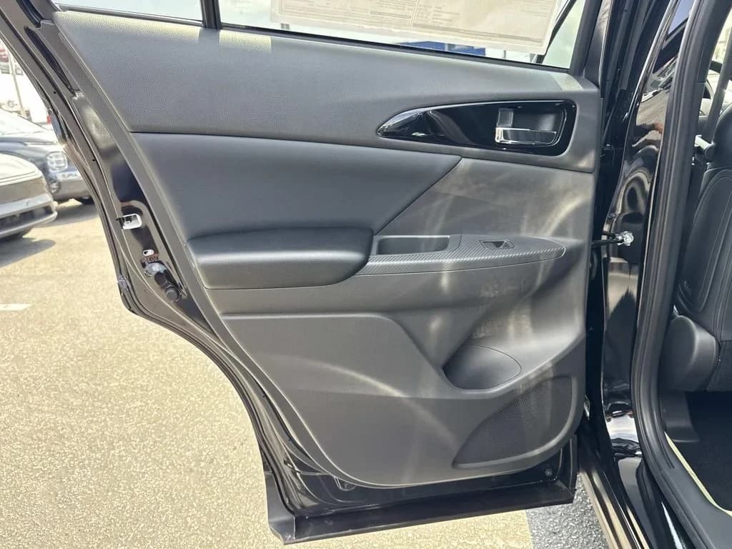 Mitsubishi Eclipse Cross SE S-AWC 2026 — side view