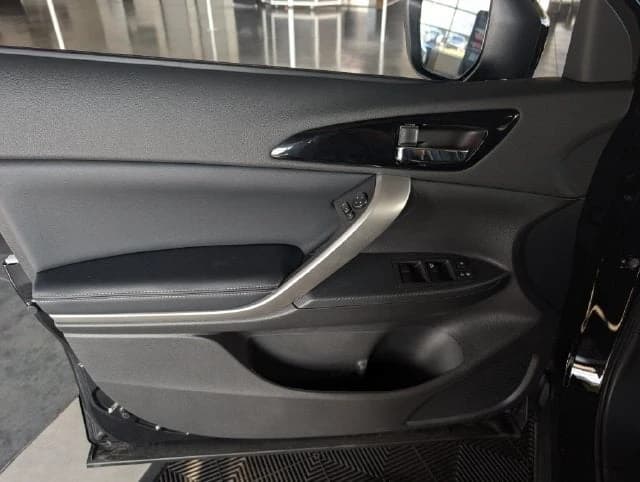 Mitsubishi Eclipse Cross Black Edition S-AWC 2026 — side view
