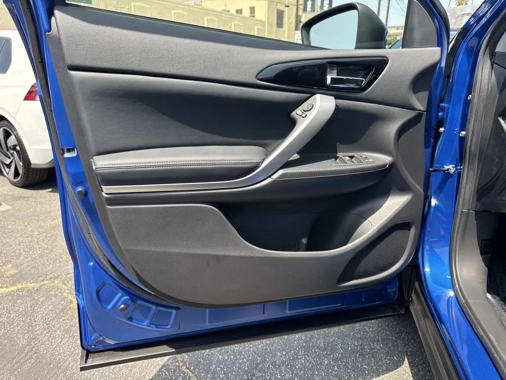 Mitsubishi Eclipse Cross SE S-AWC 2026 — side view