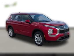 Mitsubishi Outlander ES FWD 2025 — side view