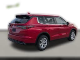 Mitsubishi Outlander ES FWD 2025 — side view