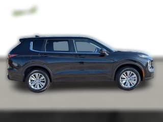 Mitsubishi Outlander ES FWD
