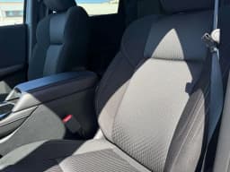 Mitsubishi Outlander ES FWD 2026 — side view