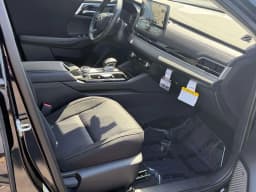Mitsubishi Outlander ES FWD 2026 — side view