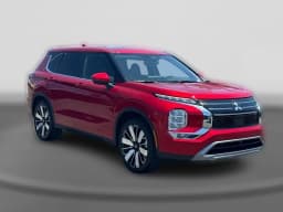 Mitsubishi Outlander SE FWD 2026 — side view