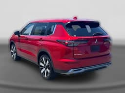 Mitsubishi Outlander SE FWD 2026 — side view