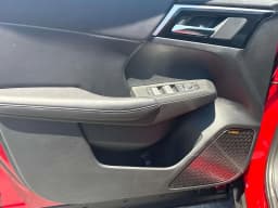 Mitsubishi Outlander SE FWD 2026 — side view