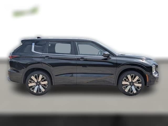 Mitsubishi Outlander SE FWD 2026 — side view