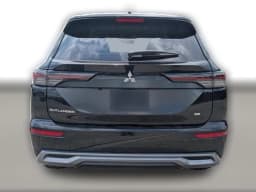Mitsubishi Outlander SE FWD 2026 — side view