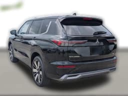 Mitsubishi Outlander SE FWD 2026 — side view