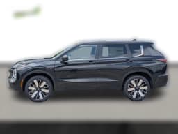 Mitsubishi Outlander SE FWD 2026 — side view