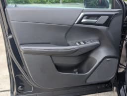 Mitsubishi Outlander SE FWD 2026 — side view